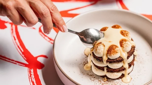 Πού τρώει και πίνει η Αθήνα στις αρχές του καλοκαιριού