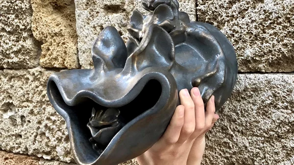 "ΚΟΥΡΑΣΑΝΙ": Ένας διάλογος σύγχρονης και παραδοσιακής κεραμικής