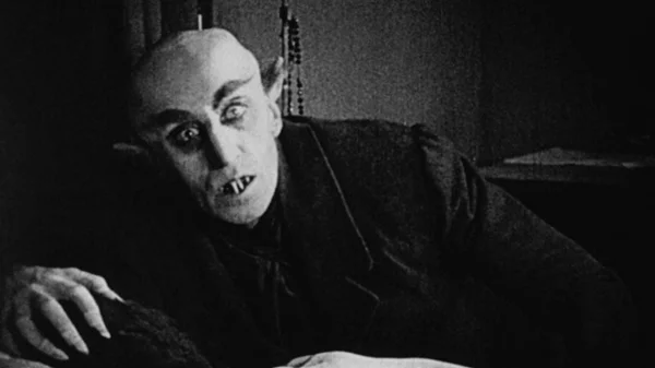 Όλα όσα πρέπει να ξέρεις για το βιβλίο πίσω από το "Νοσφεράτου"