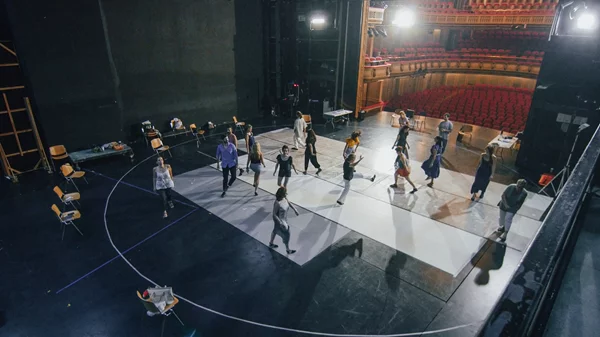 Το Μικρό Εθνικό συζητά στην διημερίδα "Έφηβοι, θέατρο και κοινωνία"