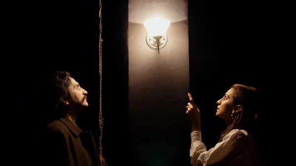 "Gaslight" του Πάτρικ Χάμιλτον: Βικτωριανό θρίλερ στο Βαφείο