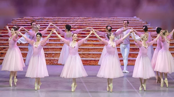 Χριστούγεννα με "Καρυοθραύστη" στο Christmas Theater