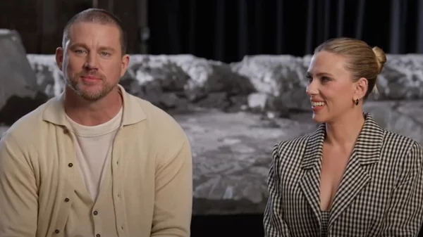 Σκάρλετ Γιόχανσον & Τσάνινγκ Τέιτουμ μιλούν για τη "σχέση" τους στο "Fly Me to the Moon"