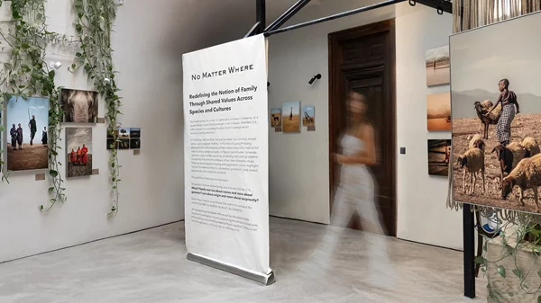 "No matter where": Μια φωτογραφική έκθεση με μήνυμα για την οικογένεια και τη διατήρηση του περιβάλλοντος
