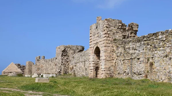 ΥΠΠΟ: Δρομολογούνται έργα προστασίας και αποκατάστασης του Κάστρου της Μεθώνης