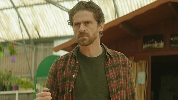 Ένα έγκλημα ξεσπά στο τρέιλερ της "Αγέλης Προβάτων"