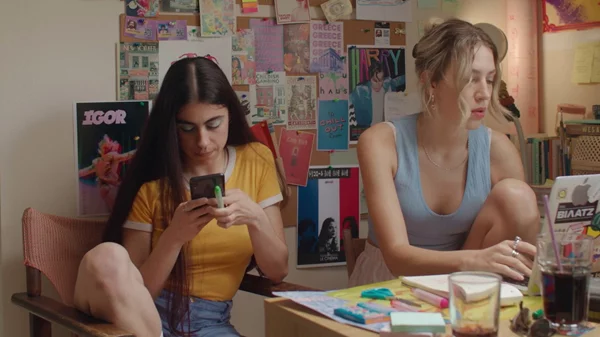 "Τι είναι Κισλόφσκι;" - Δείτε το νέο απολαυστικό σποτ του Cinobo