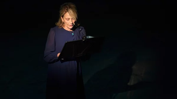 Θέμις Μπαζάκα: "Έχω ζήσει μια γεμάτη ζωή"