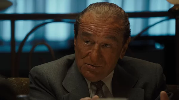 Ο Ρόμπερτ Ντε Νίρο παίζει δύο γκάνγκστερ στο τρέιλερ του "Alto Knights"