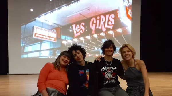 Η ομάδα Νιόνια Φιλμς θέλει ένα ανοιχτό αρχείο κουήρ φεμινιστικού σινεμά στην Ελλάδα