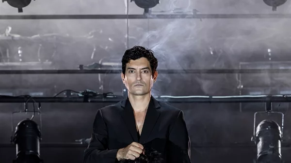 "Βάκχες" από το Εθνικό Θέατρο στην Επίδαυρο με Αβαρικιώτη, Πανταζάρα, Καλτσίκη, Πάνου