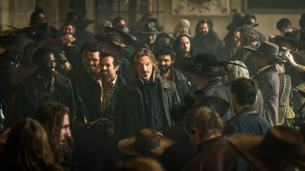 Οι Τρεις Σωματοφύλακες: Μιλαίδη