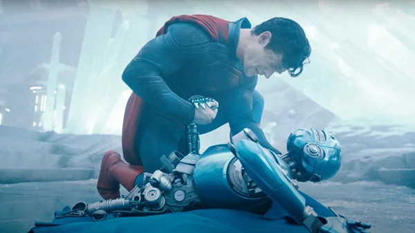 Θεαματικό απόσπασμα 5 λεπτών από το νέο "Superman"