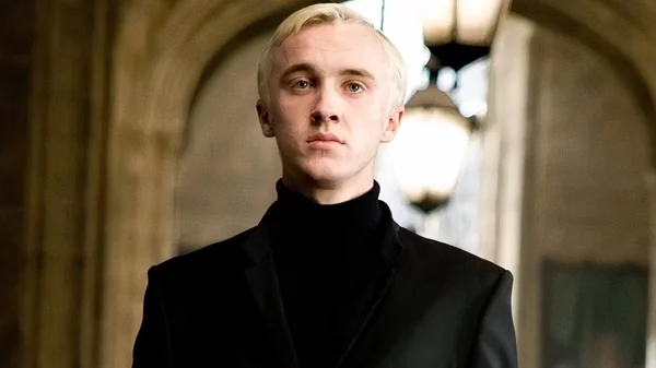 Ο Τομ Φέλτον συναντά ξανά τον Ντράκο Μαλφόι στο Broadway