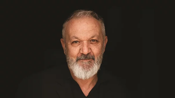 Ο Χρήστος Θηβαίος παρουσιάζει το μουσικό "Ημερολόγιό" του