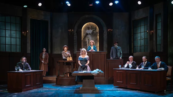 Happy Productions: Επτά παραστάσεις δίνουν νόημα και συγκίνηση στις γιορτές