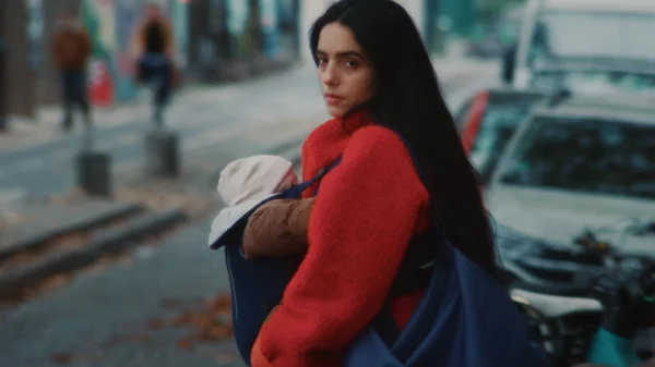 Η σκηνοθέτρια Ιρίς Καλτενμπάκ γύρισε μία από τις εκπλήξεις της χρονιάς