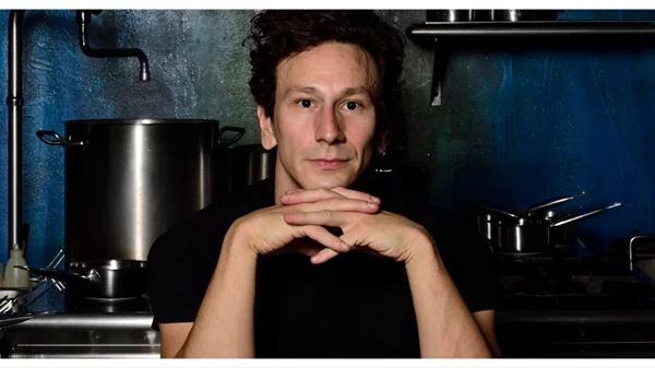 "Στην "Κουζίνα" με τον Μιχάλη Σαράντη: Φλόγες, όνειρα και ανθρώπινες ιστορίες