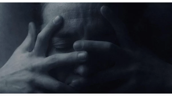 "Μήδεια Έξοδος ΙΙΙ": Μια ζωντανή εικαστική εγκατάσταση στη Γλυπτοθήκη