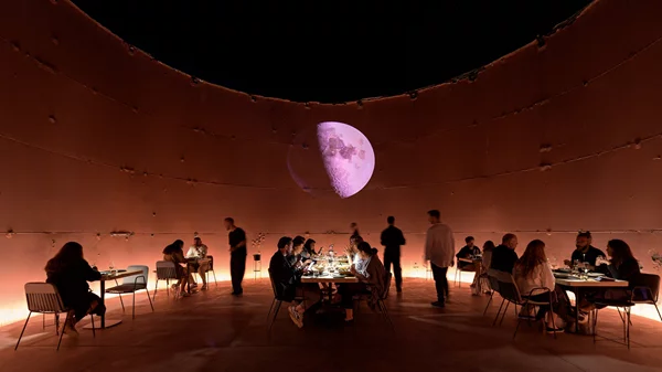 Εικαστικό δείπνο στις "Dexamenes"