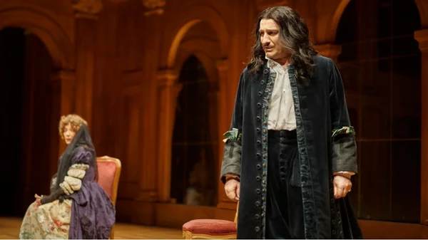 Βασίλης Χαραλαμπόπουλος: "Σήμερα πουλάμε ευτυχία κι αγοράζουμε likes"