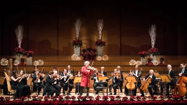 Βιεννέζικα βαλς στη Xριστουγεννιάτικη Αθήνα από το Johann Strauss Ensemble