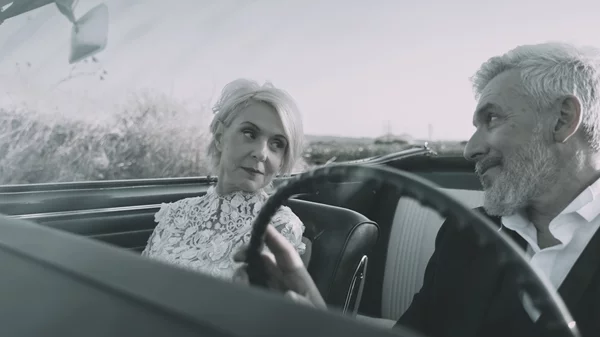 "Μικρά συζυγικά εγκλήματα": Ναταλία Τσαλίκη και Άρης Λεμπεσόπουλος κάνουν πρεμιέρα στο Θέατρο Μικρό Άνεσις