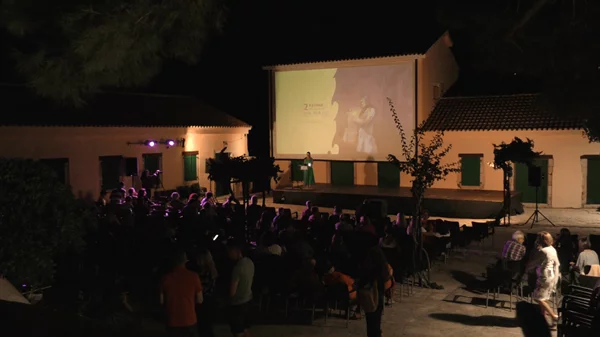 Με μουσική και ντοκιμαντέρ επιστρέφει το Διεθνές Φεστιβάλ Κινηματογράφου Κύματα