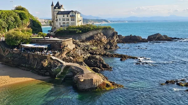 "Inner Cartographies": Το γαλλικό τοπίο και οι συμβολισμοί που κρύβει