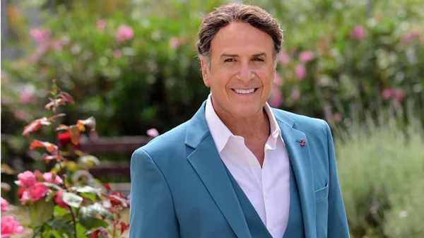 Για τον Χάρη Ρώμα, η ανάγκη να αισθανθούμε ορατοί είναι πιο βαθιά απ’ όσο νομίζουμε