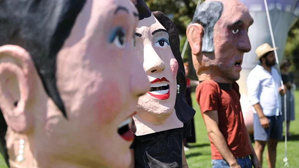 "Η Θεατρικότητα Ενός Αναβληθέντος Θανάτου": Ο ρόλος της τέχνης σε περιόδους αναταραχών