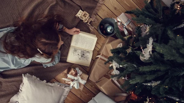 3 χριστουγεννιάτικα βιβλία από τις εκδόσεις Καλέντη