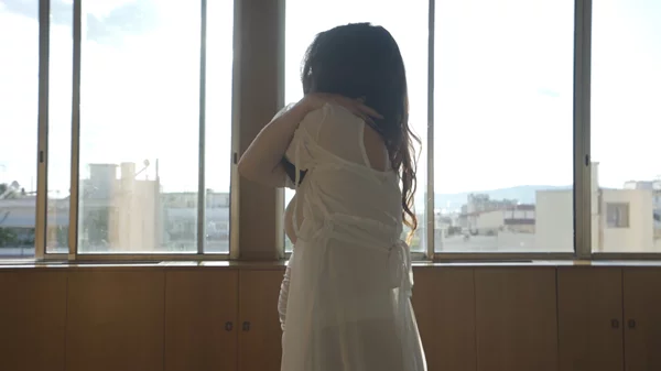 "Fuir les Saumons": Ένα επιτελεστικό έργο μιλά για τη βιομηχανία αλιείας