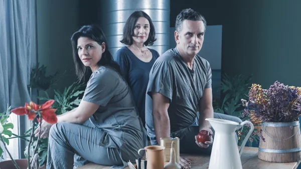 Νίκος Ψαρράς, Μαρίνα Ασλάνογλου και Έλενα Καρακούλη μιλούν για τις "Σκηνές από ένα γάμο"