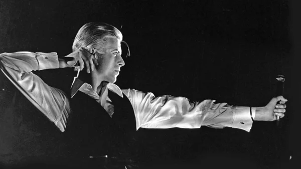 Η Heroes Tribute Band φέρνει αγαπημένα τραγούδια του David Bowie στο Gazarte