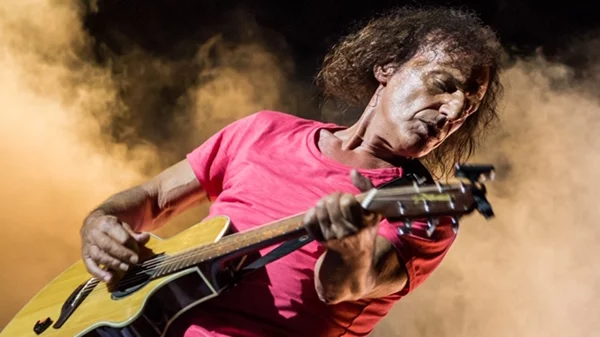 Ο Βασίλης Παπακωνσταντίνου αποχαιρετά το καλοκαίρι με δύο μεγάλες συναυλίες