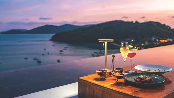 Μπαρ-προορισμοί για τις φετινές διακοπές