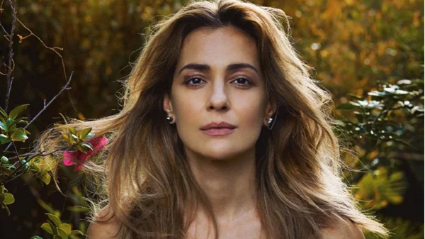 "Μες στους ανθισμένους κήπους" της Νατάσσας Μποφίλιου για τον Μίκη Θεοδωράκη