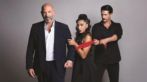 Πως βιώνεις τον έρωτα "Μέσα στο μυαλό σου;". Ο Dr. Γιώργος Λάγιος απαντά... θεατρικά