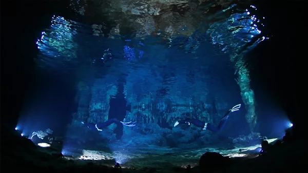 "Το Γραφείο των Υδάτινων Κοινών": Το Atopos διερευνά τη σχέση νερού-σώματος