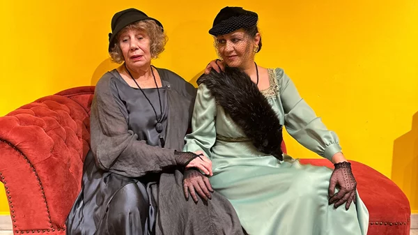 Η "Dolorosa" της Μαίης Σεβαστοπούλου ενώνει τρεις γυναίκες, τρεις γενιές, δύο ηπείρους, τρεις θρησκείες