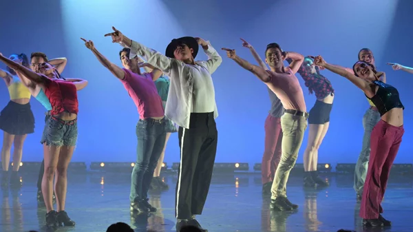 "Moonwalk": Ο θρύλος του Michael Jackson "έρχεται" στο Christmas Theater