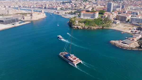 Το πρώτο πλωτό μουσείο στον κόσμο και ένα φεστιβάλ έρχονται στο λιμάνι του Πειραιά