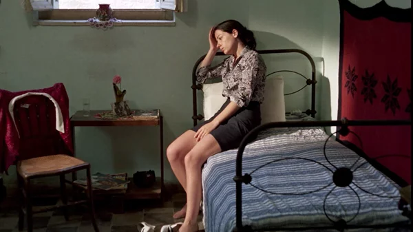 "Αγγέλα", "Το προξενιό της Άννας": Υπηρέτριες, σκλάβες, κόρες και ψυχοκόρες στη νεοελληνική καλλιτεχνική δημιουργία