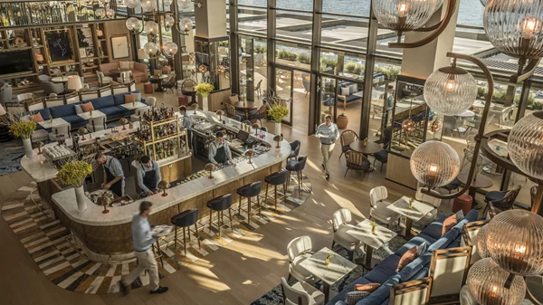 Πού θα βρεις κάποια από τα καλύτερα μπαρ του κόσμου στην Αθήνα