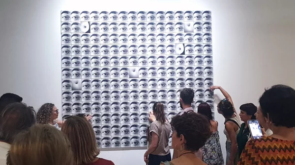 Ξεναγήσεις για άτομα με οπτική και ακουστική αναπηρία στην Πινακοθήκη Δήμου Αθηναίων