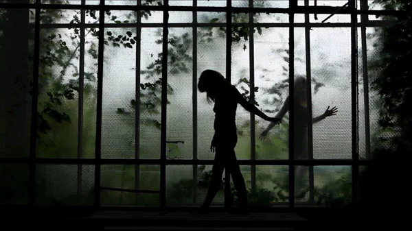 "Το Κρυφό Τρίτο" δημιουργεί έναν ιδιαίτερο φεμινιστικό χώρο αντίστασης