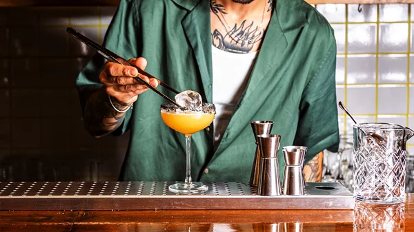 Τα μπαρ του φθινοπώρου: Πού και τι πίνουμε φέτος;