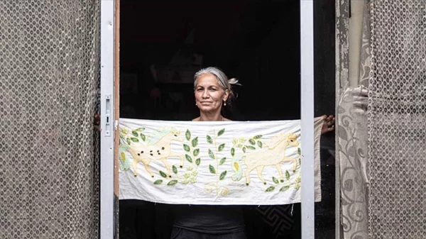 "Romaland": Ο ζωές των Ρομά ως θέατρο-ντοκιμαντέρ στη Στέγη