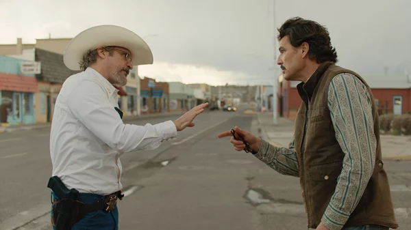 Πέδρο Πασκάλ & Γιόακιν Φίνιξ σε "αρρωστημένη" κόντρα για το "Eddington"